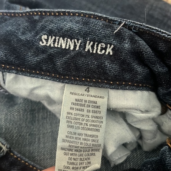 American Eagle Skinny Kick size 4 Jeans with sequin pocket design - Picture 5 of 9